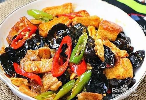 如何做五花肉木耳烧豆腐