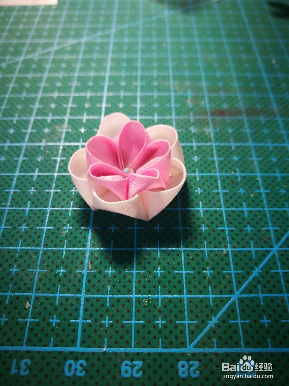 做一个美美的细工花手机壳