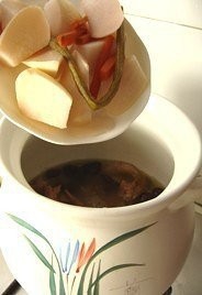 酸萝卜老鸭汤的做法