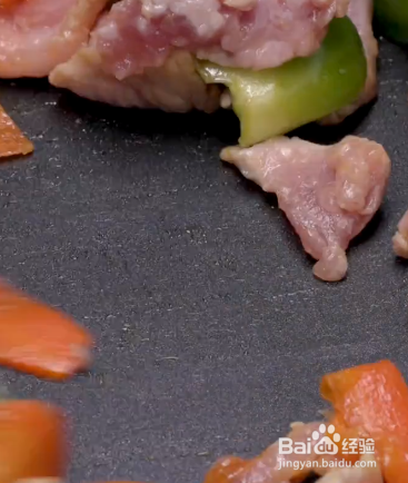 胡萝卜炒肉片的做法