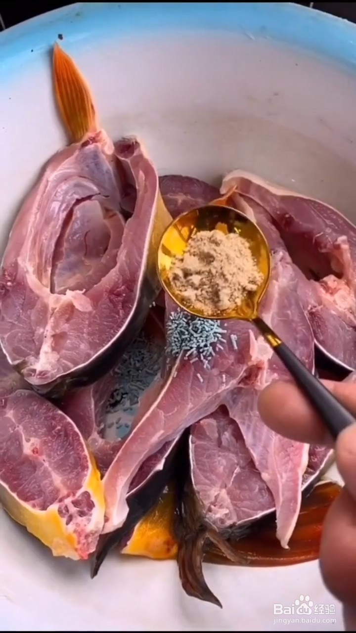 如何制作好吃的红烧鲤鱼