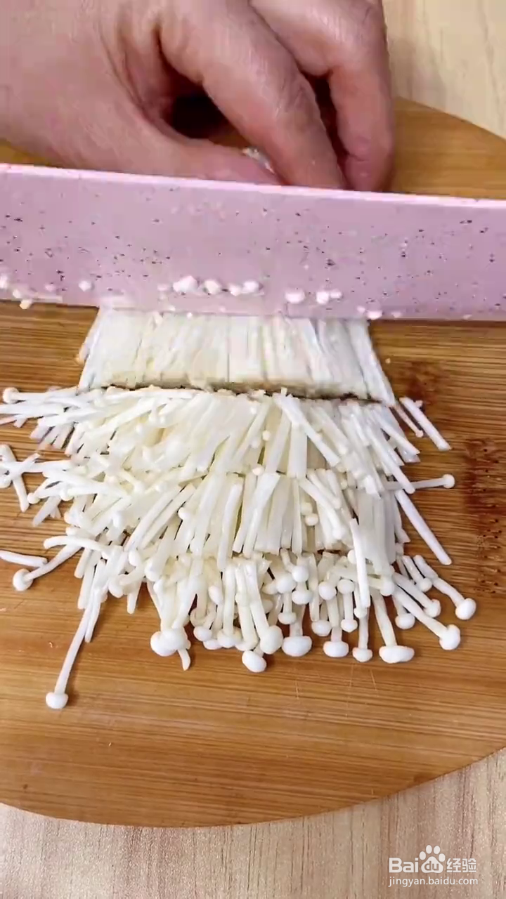 如何制作好吃的金针菇鸡蛋饼