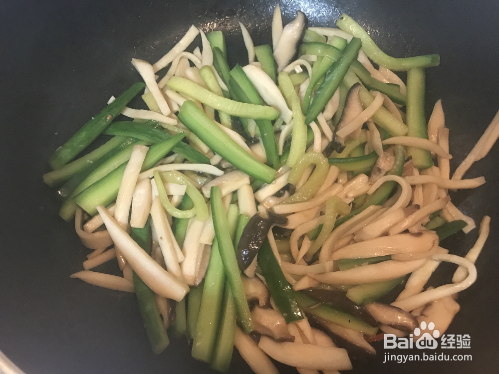 简单无压力的杏鲍菇青瓜炒鸡胸肉