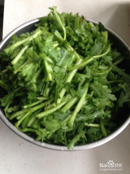 茼蒿段炒鲜贝丁