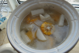 腊骨萝卜汤做法