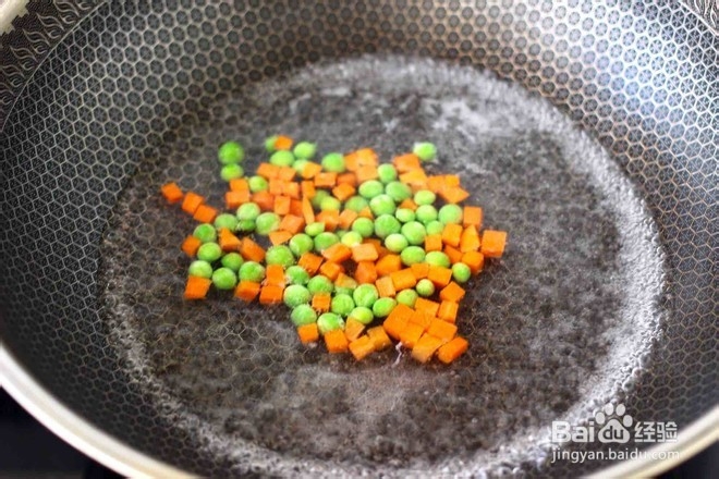 怎么做美味好吃的鸡蛋时蔬三明治