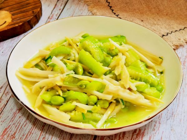 扁尖笋毛豆炒丝瓜