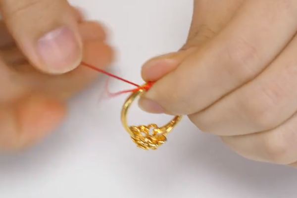 活口戒指怎么绑线