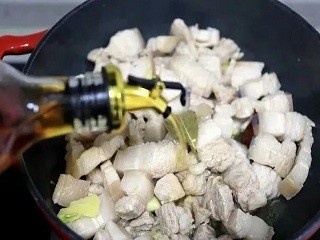五花肉炖干笋尖怎么做