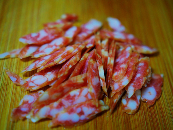 腊肠炒有机花菜
