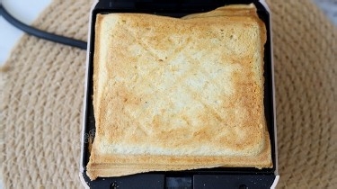 果酱蜜豆三明治的做法