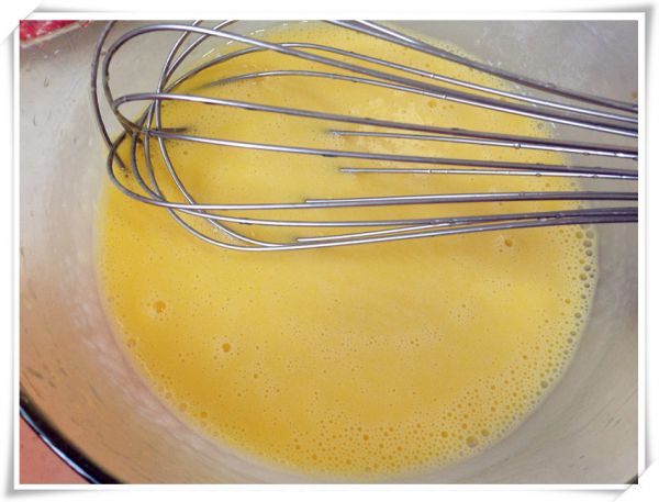 葡萄干戚风蛋糕卷