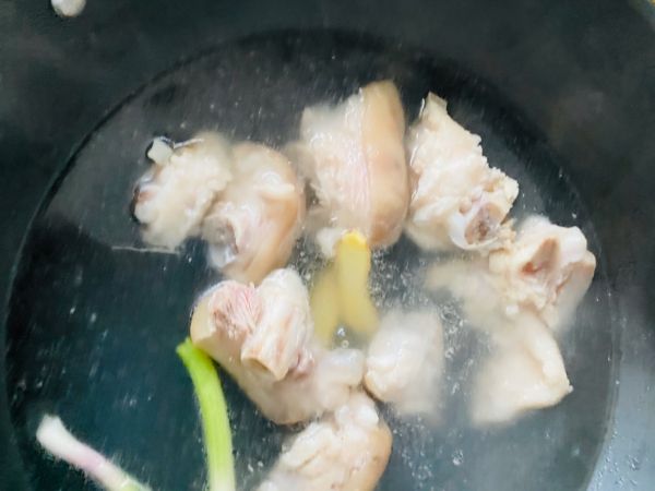 花生黄豆焖猪蹄