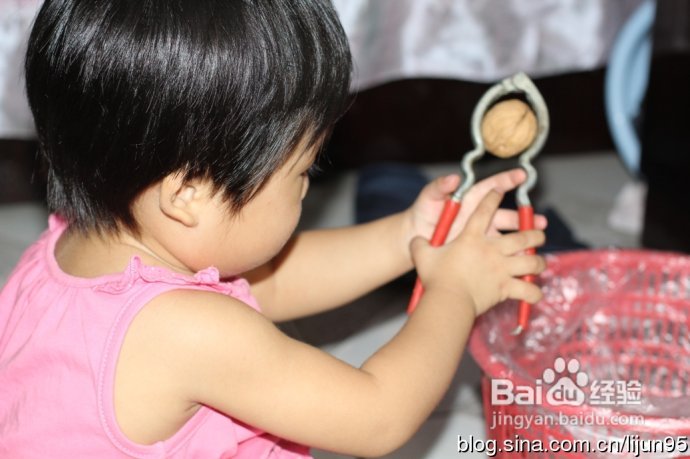 两岁女宝开始像大人一样独立思考【原创】