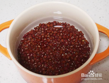 家庭自制桂圆莲子红豆粥