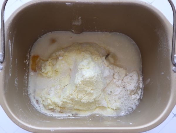 牛奶拉丝小餐包