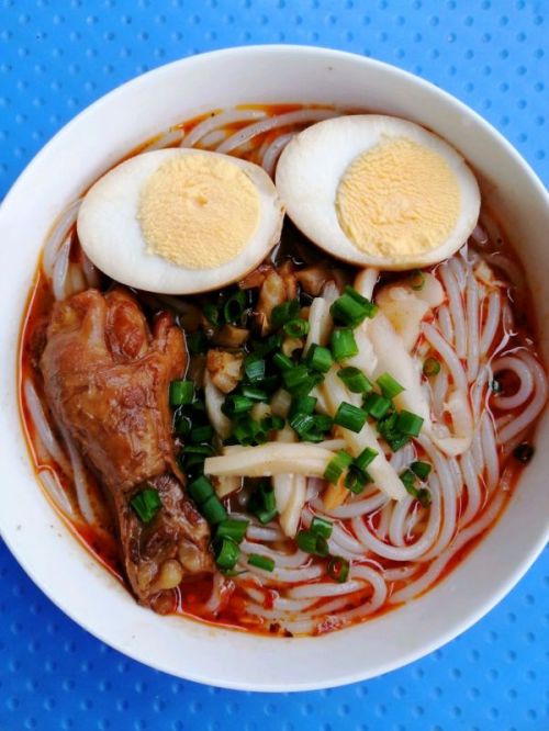 卤味广西桂林米粉