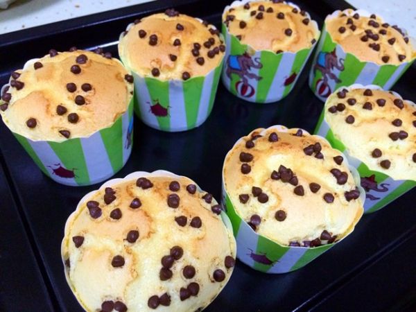 巧克力豆戚风纸杯蛋糕