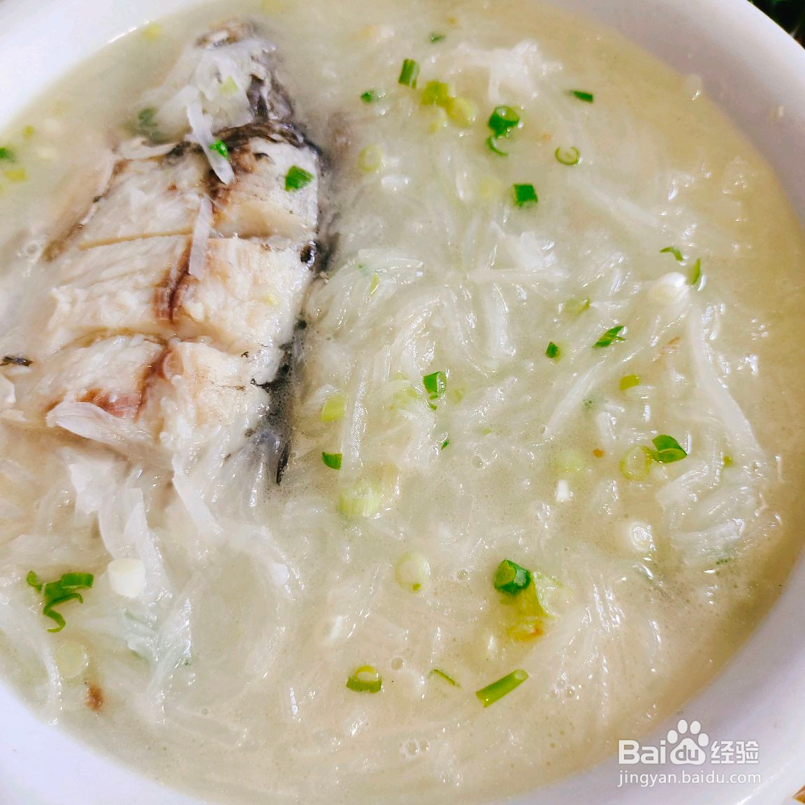 萝卜丝鲫鱼汤的做法