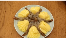 牡丹虾球是小孩子最爱吃的