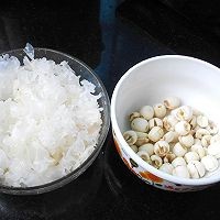 美容甜品之紫薯莲子银耳羹