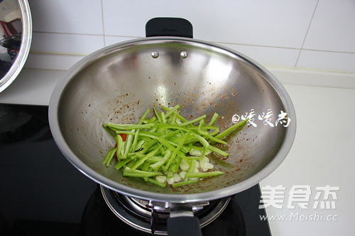 蚝油海鲜菇炒牛柳