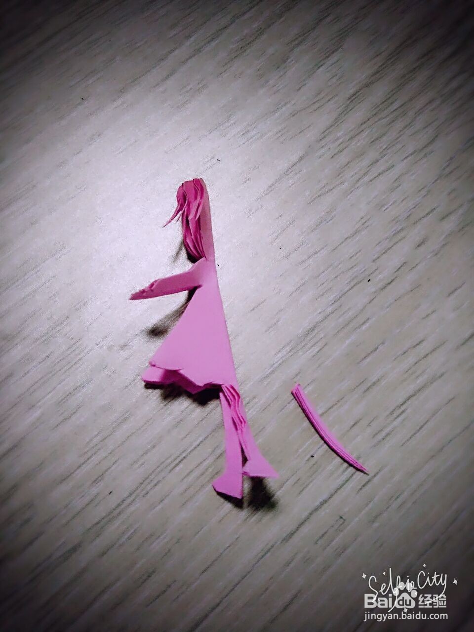 如何剪出跳舞中的姑娘们