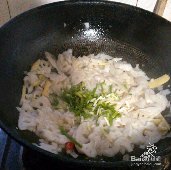 莲藕怎么做好吃—酸辣藕片