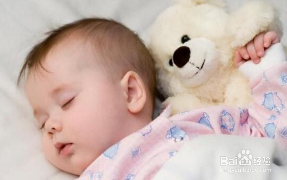 小宝宝睡觉总出汗怎么办？
