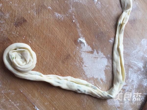 五香葱油饼的做法