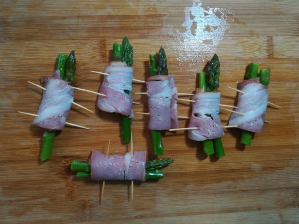 香煎培根芦笋卷