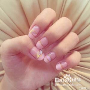 粉色包包怎么搭配衣服