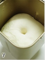 淡奶油杏仁软面包