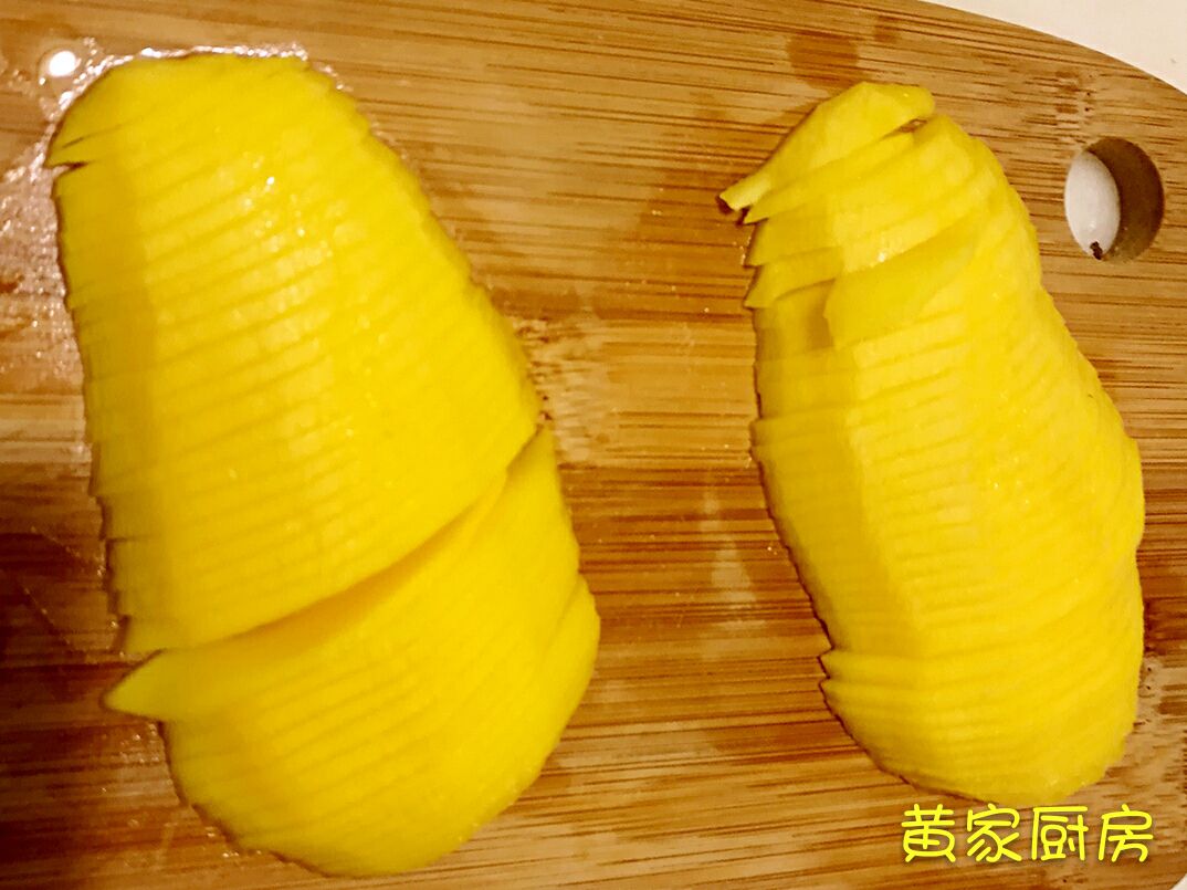 芒果玫瑰花的做法，你还不心动吗！