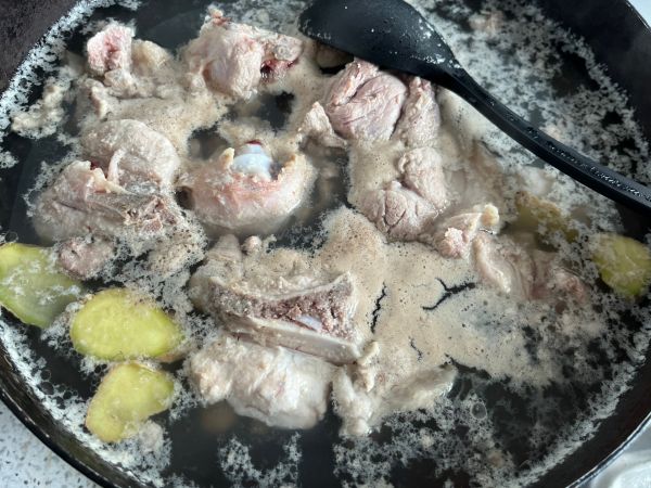 香浓黄豆猪脚汤