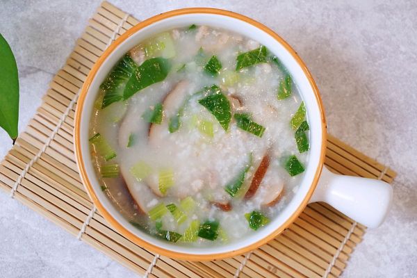 香菇肉沫蔬菜粥