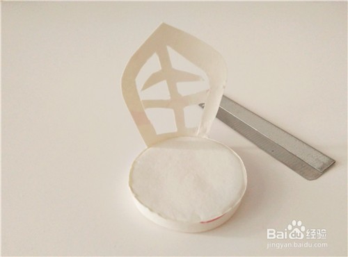 如何用一次性纸杯制作欧式椅子?