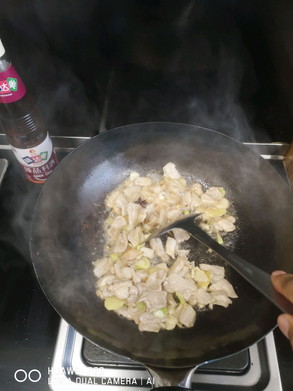 东北酸菜炒五花肉