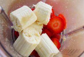 草莓思慕雪的做法