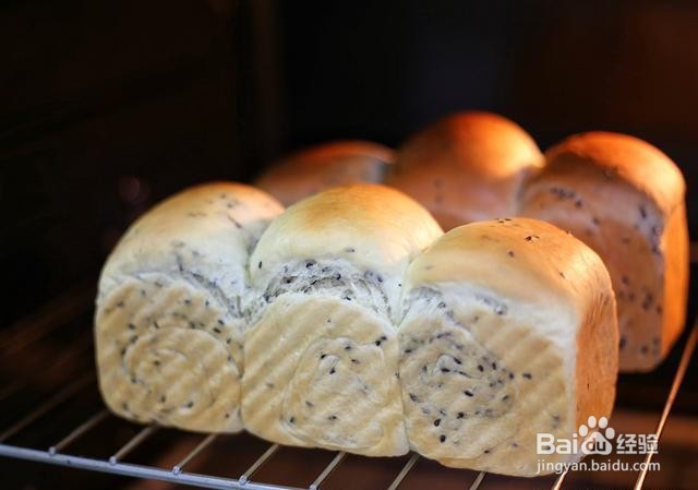 家庭自制奶香芝麻吐司