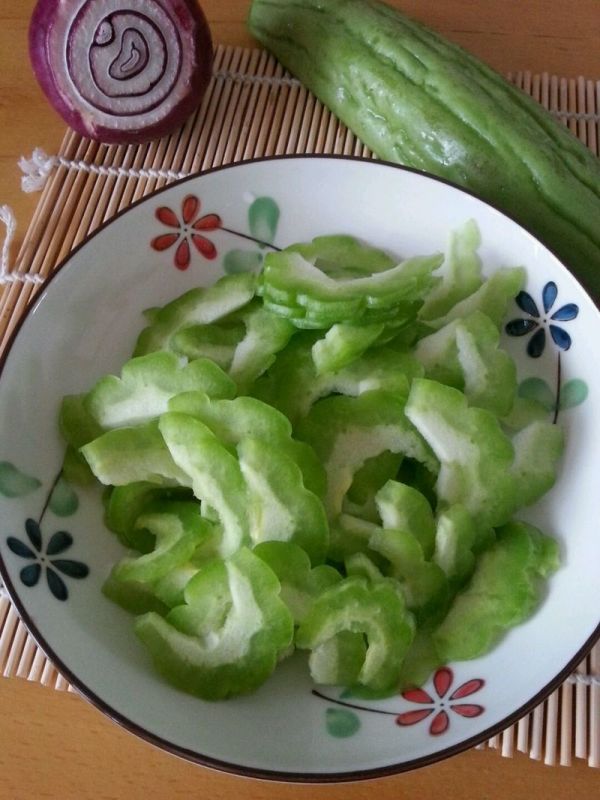 豆豉苦瓜炒鸡蛋