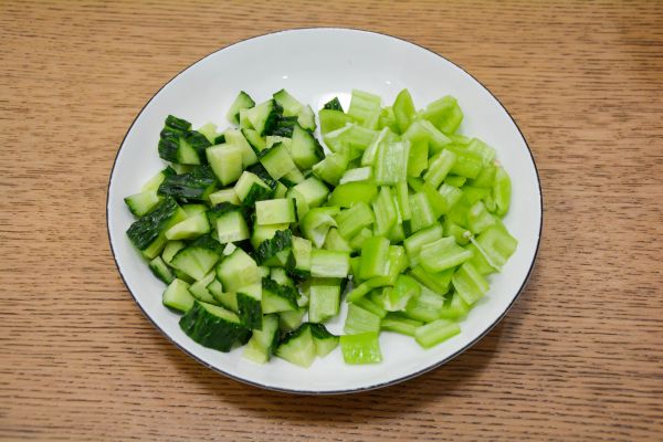 凉拌黄瓜花生米