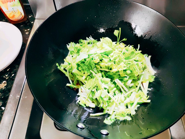 鸡汁香芹炒香干