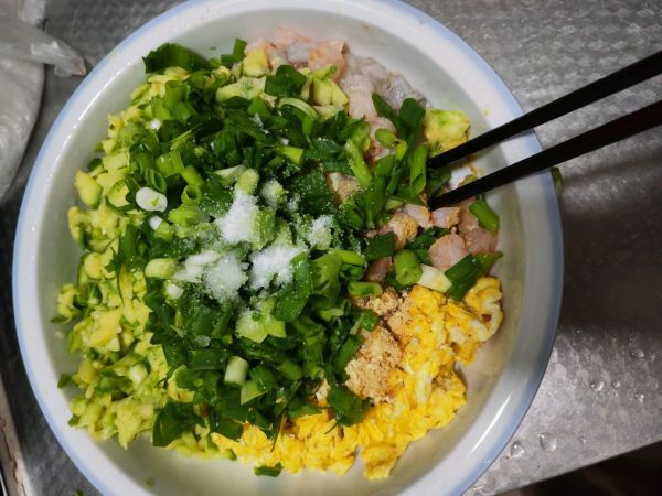 西葫芦虾仁鸡蛋饺子