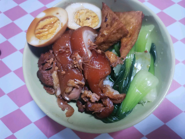 混搭隆香猪脚饭