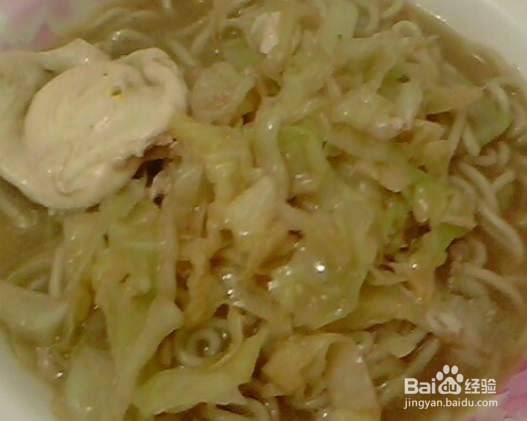 卷心菜味面条的做法