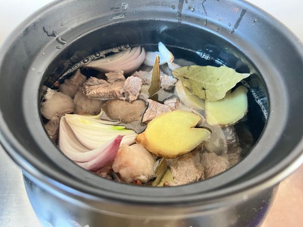 东北家常菜萝卜炖牛肉