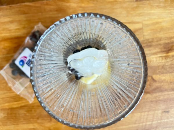 冰冰凉凉蓝莓气泡水