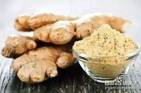 如何在家中制作花生炖猪蹄