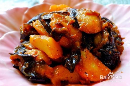 <b>【手工美食】超级简单、健康的茄子烧土豆教程</b>